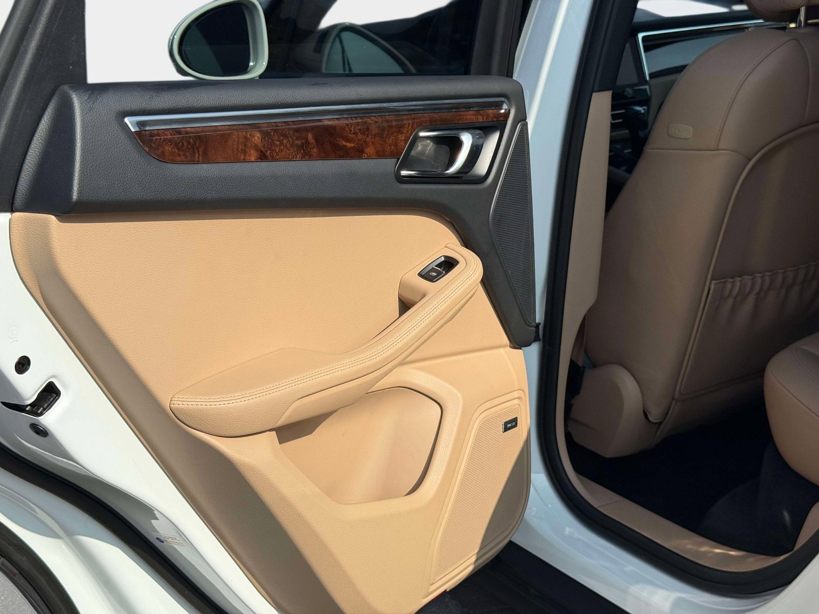 Used 2022 Porsche Macan image 24