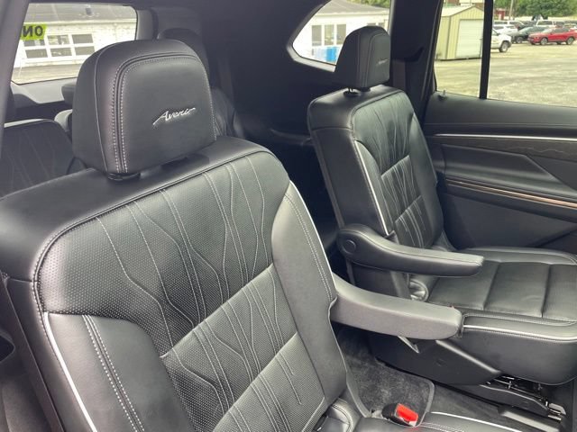 Used 2025 Buick Enclave Avenir w/ Super Cruise Package FWD image 40