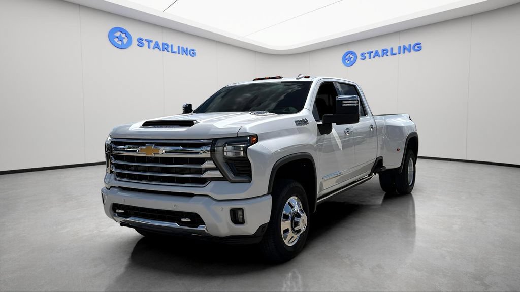 Certified 2024 Chevrolet Silverado 3500 High Country w/ High Country Premium Package AWD/4WD image 2