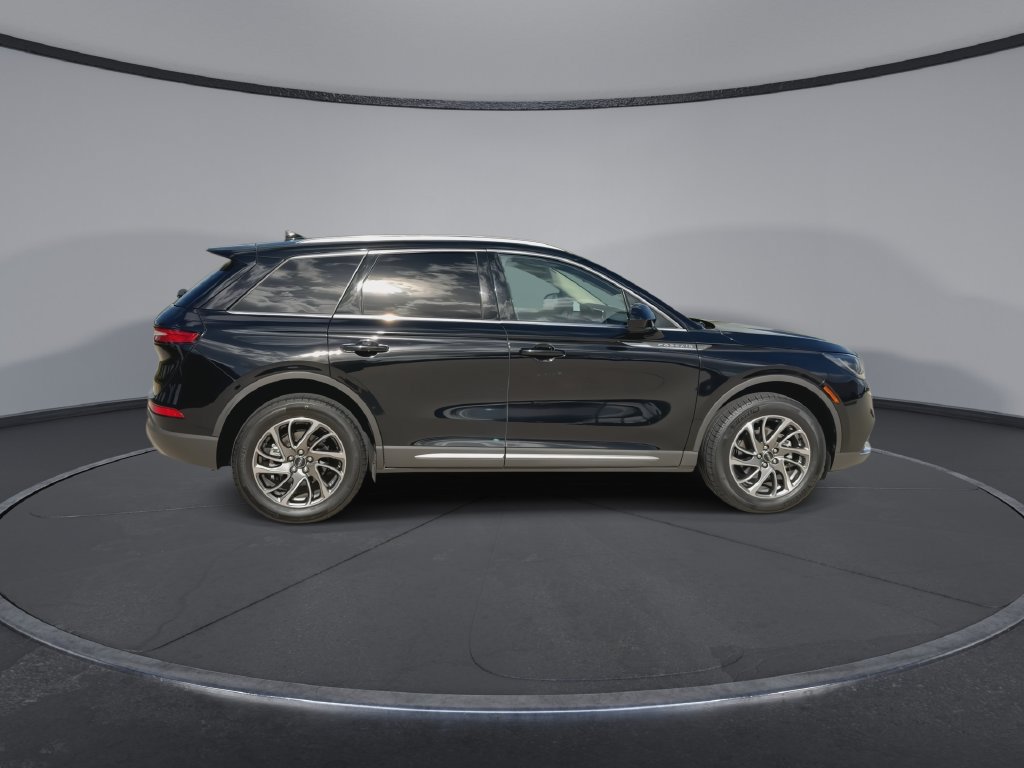 Used 2022 Lincoln Corsair FWD image 9