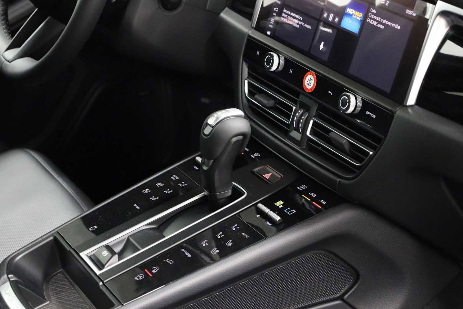 New 2026 Porsche Macan image 22