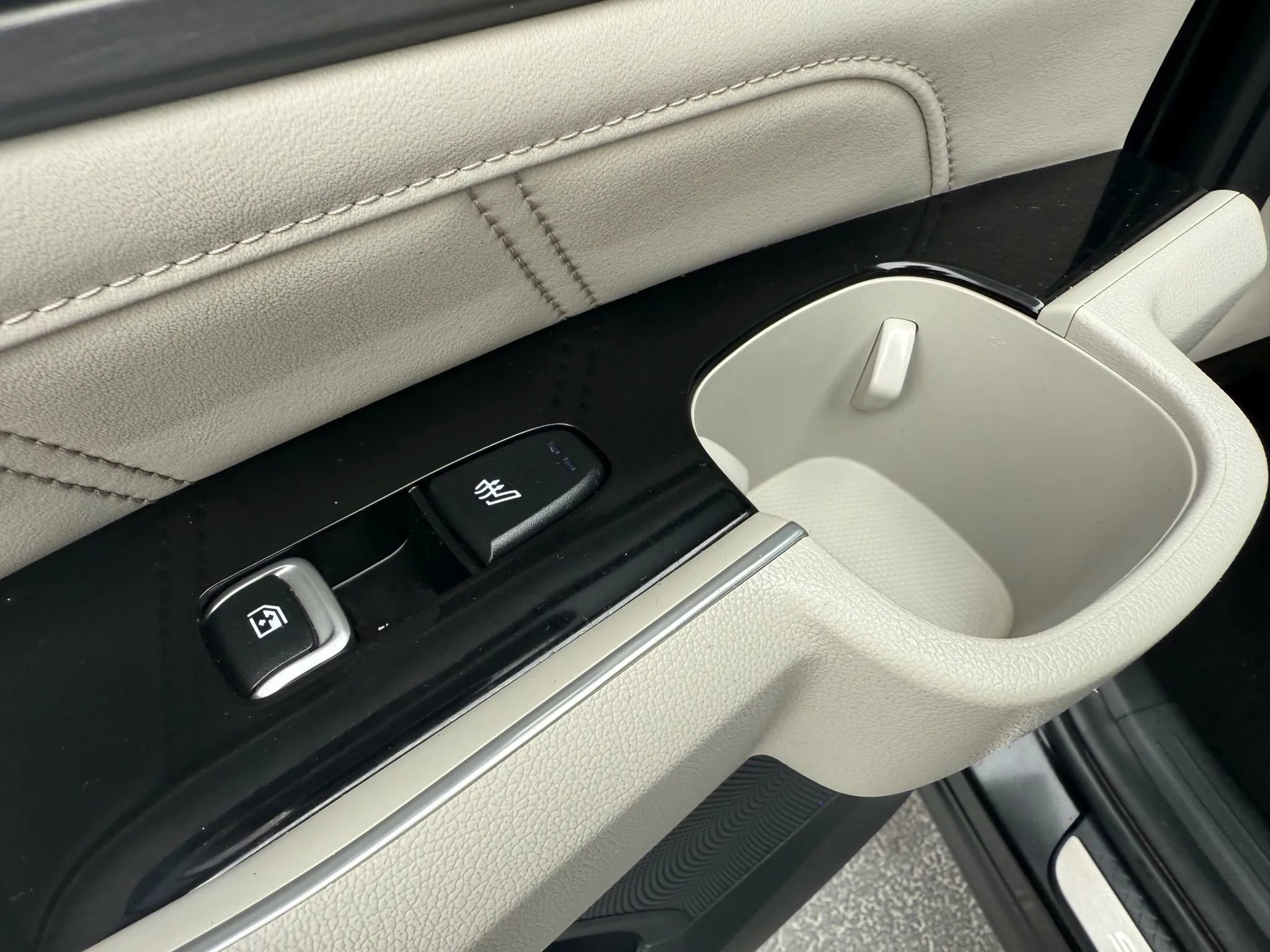 Used 2023 Kia Sorento SX Prestige image 29