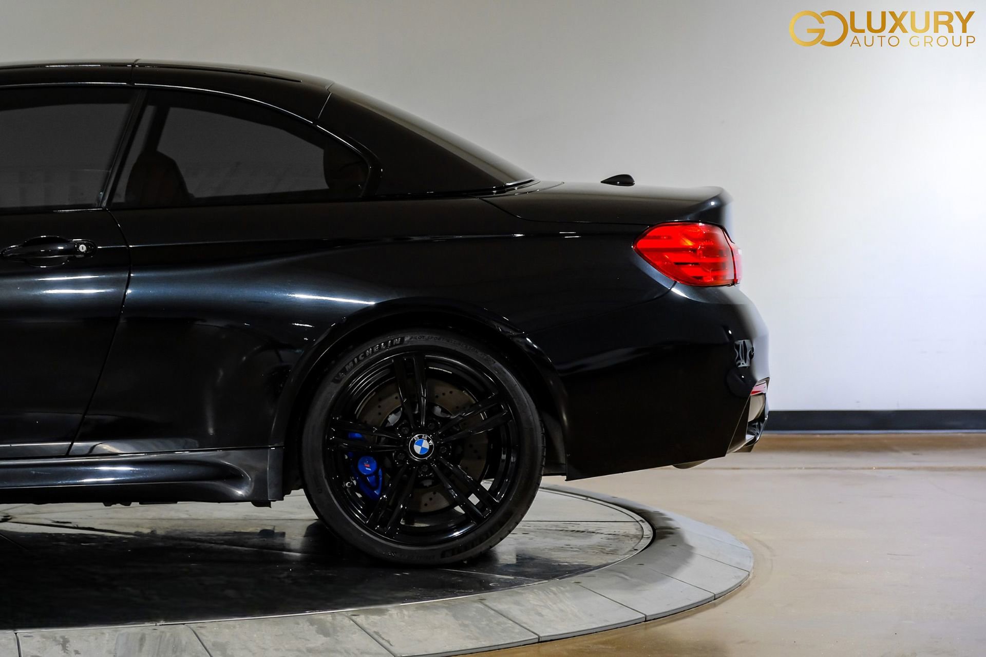 Used 2017 BMW M4 Base image 14