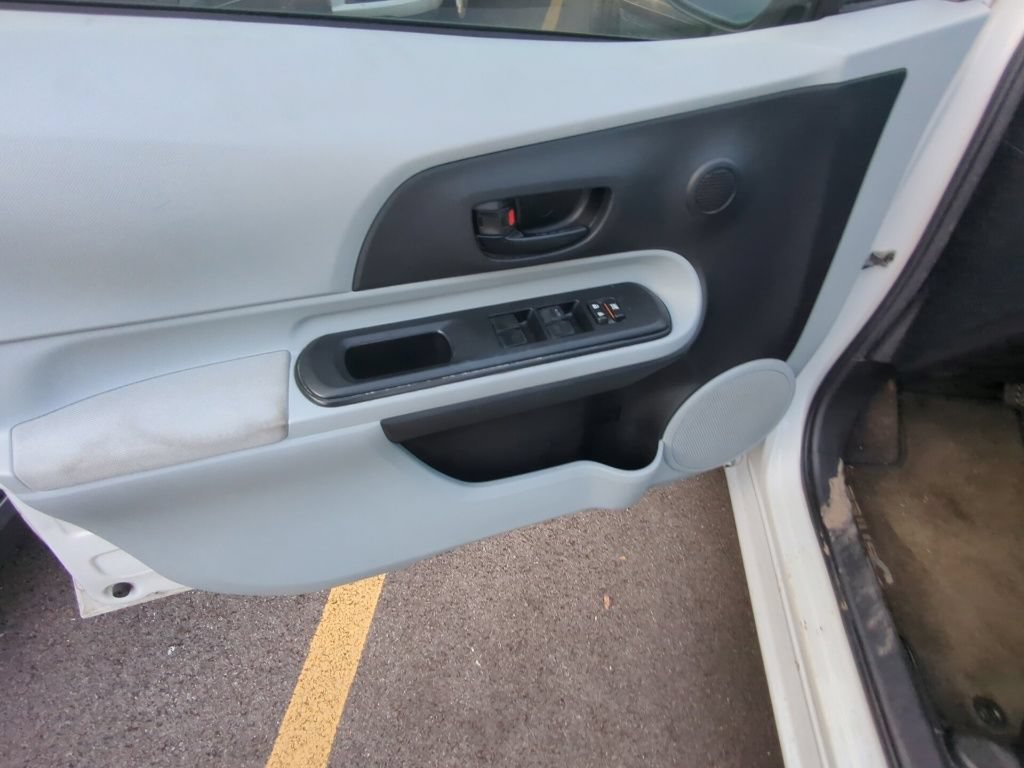 Used 2012 Toyota Prius C One FWD image 8