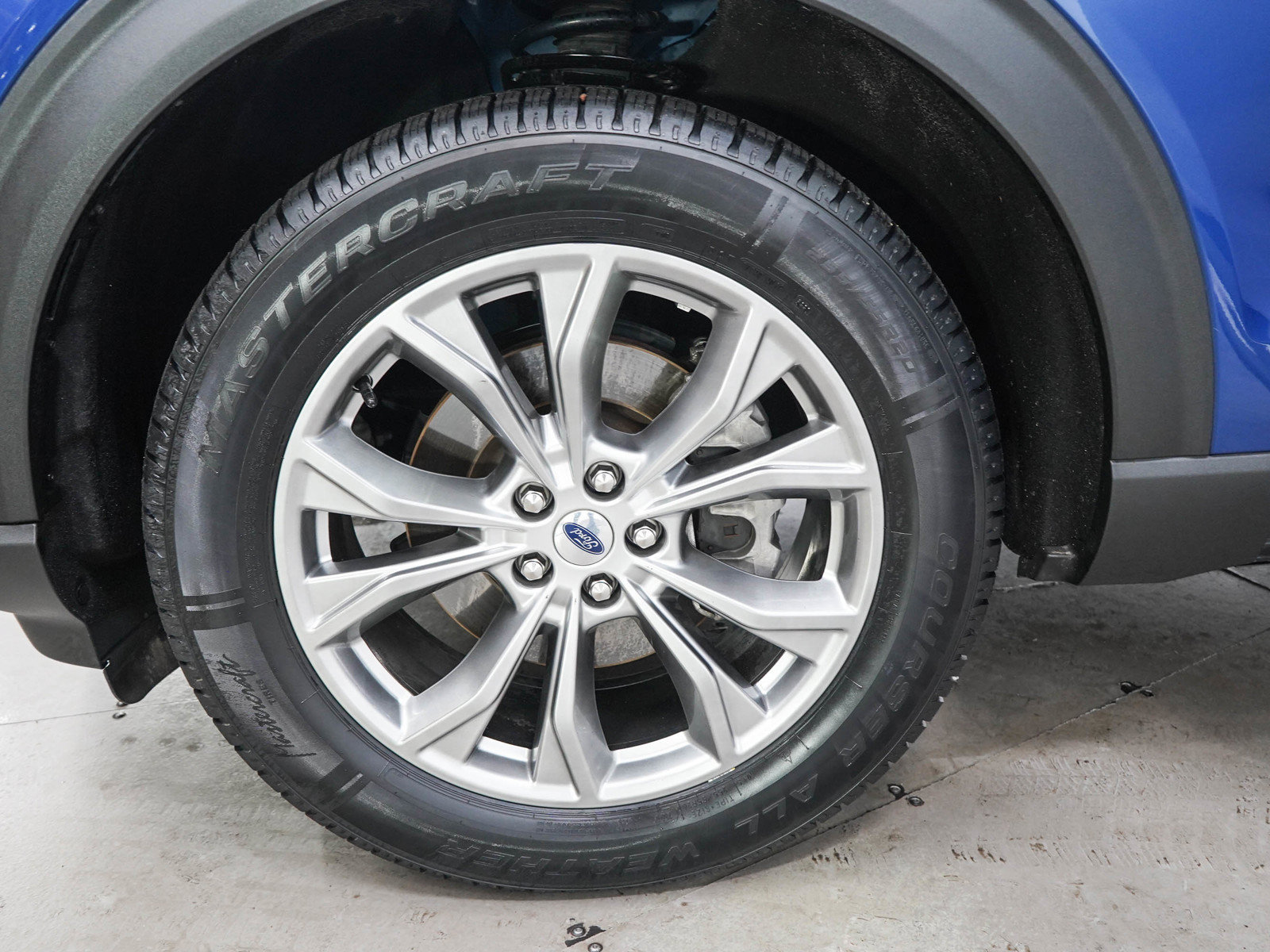 Used 2021 Ford Explorer XLT w/ Equipment Group 202A AWD/4WD image 30