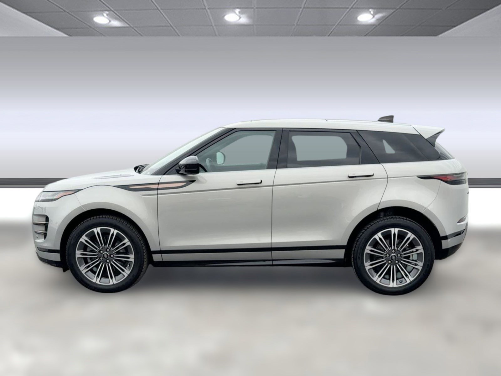 Used 2024 Land Rover Range Rover Evoque Dynamic SE image 2