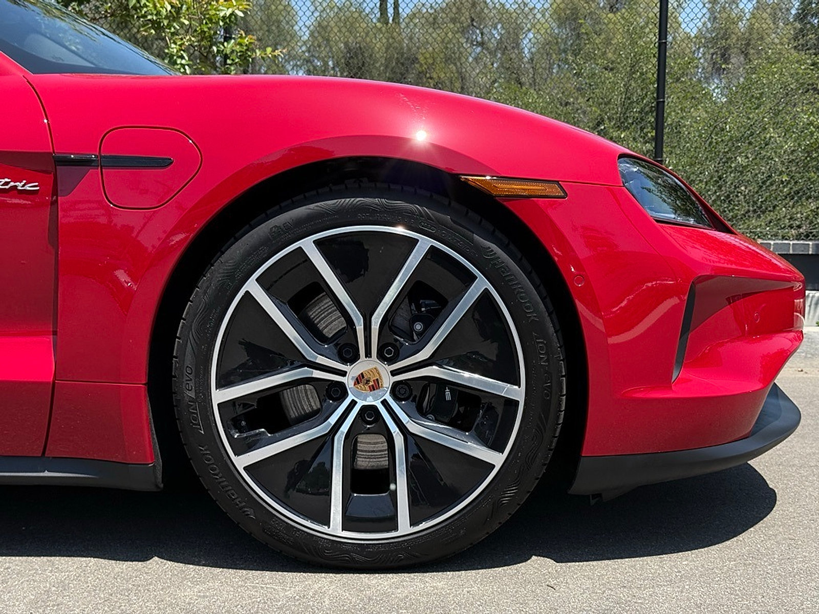 New 2025 Porsche Taycan 4S AWD/4WD image 12