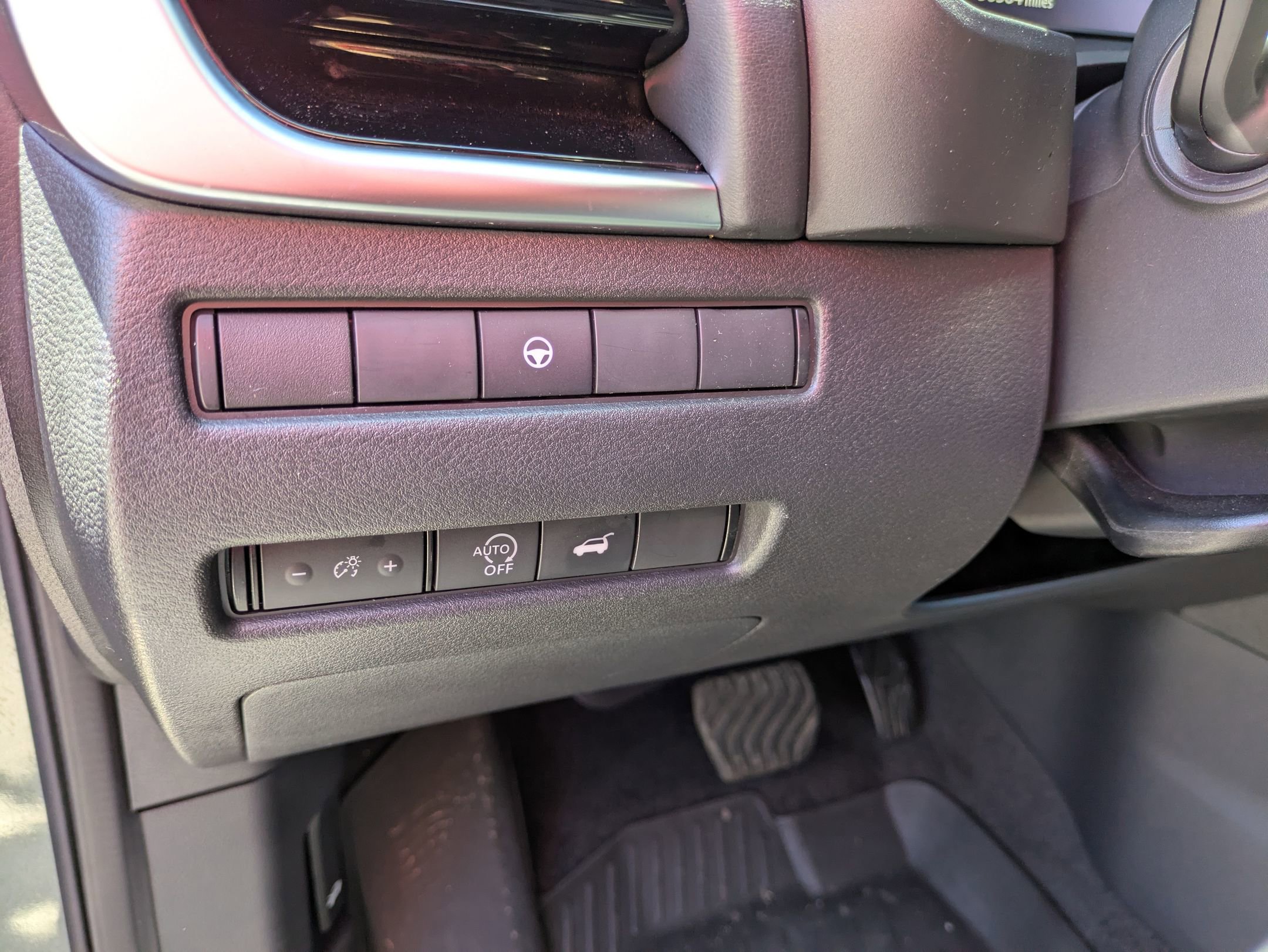 Used 2024 Nissan Rogue SL FWD image 17