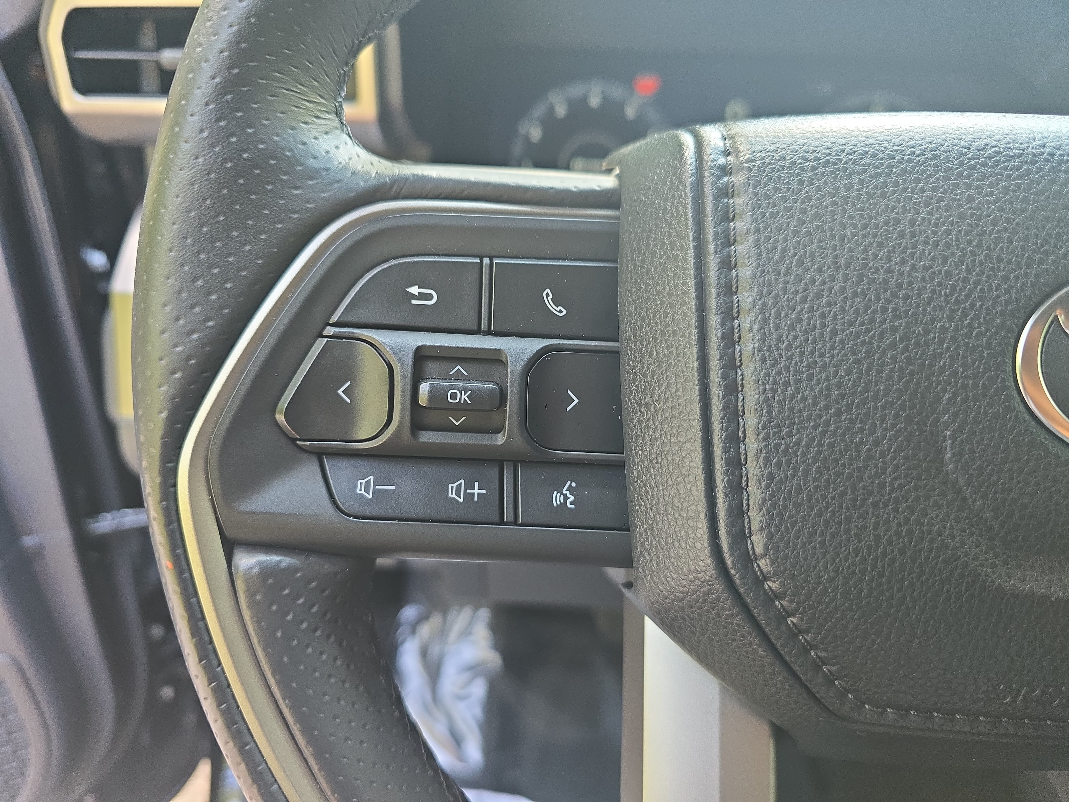 Used 2025 Toyota 4Runner TRD Off-Road Premium w/ Tow Technology Package AWD/4WD image 19