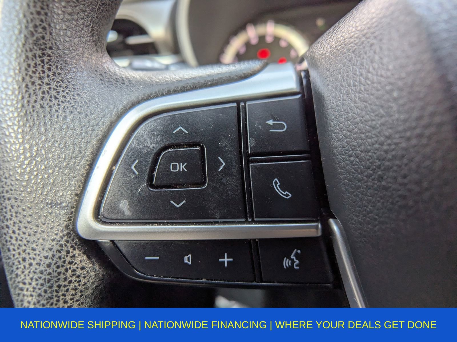 Used 2023 Toyota Highlander L image 32