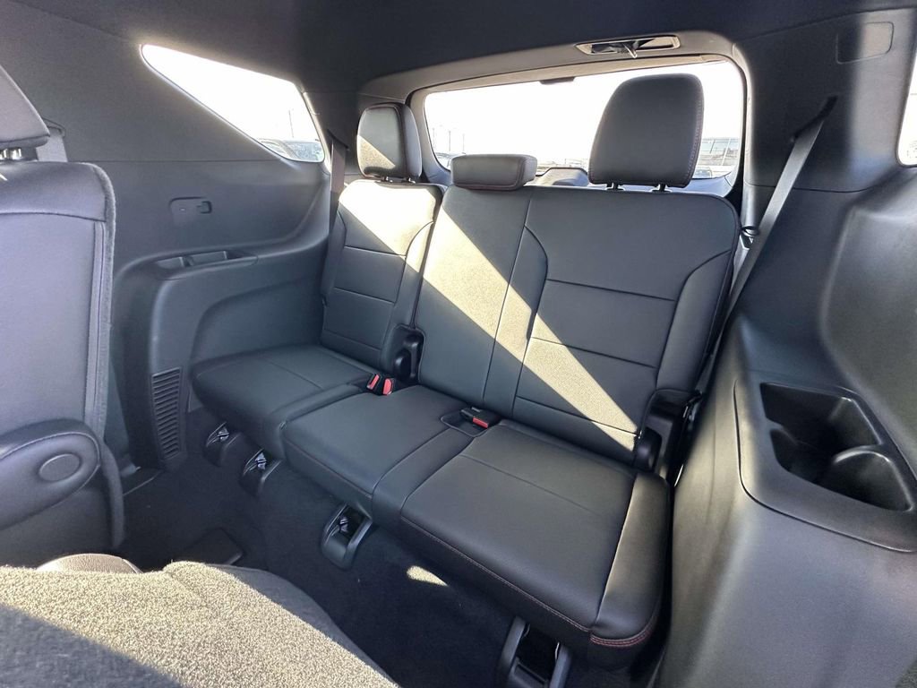 New 2026 Chevrolet Traverse RS AWD/4WD image 13