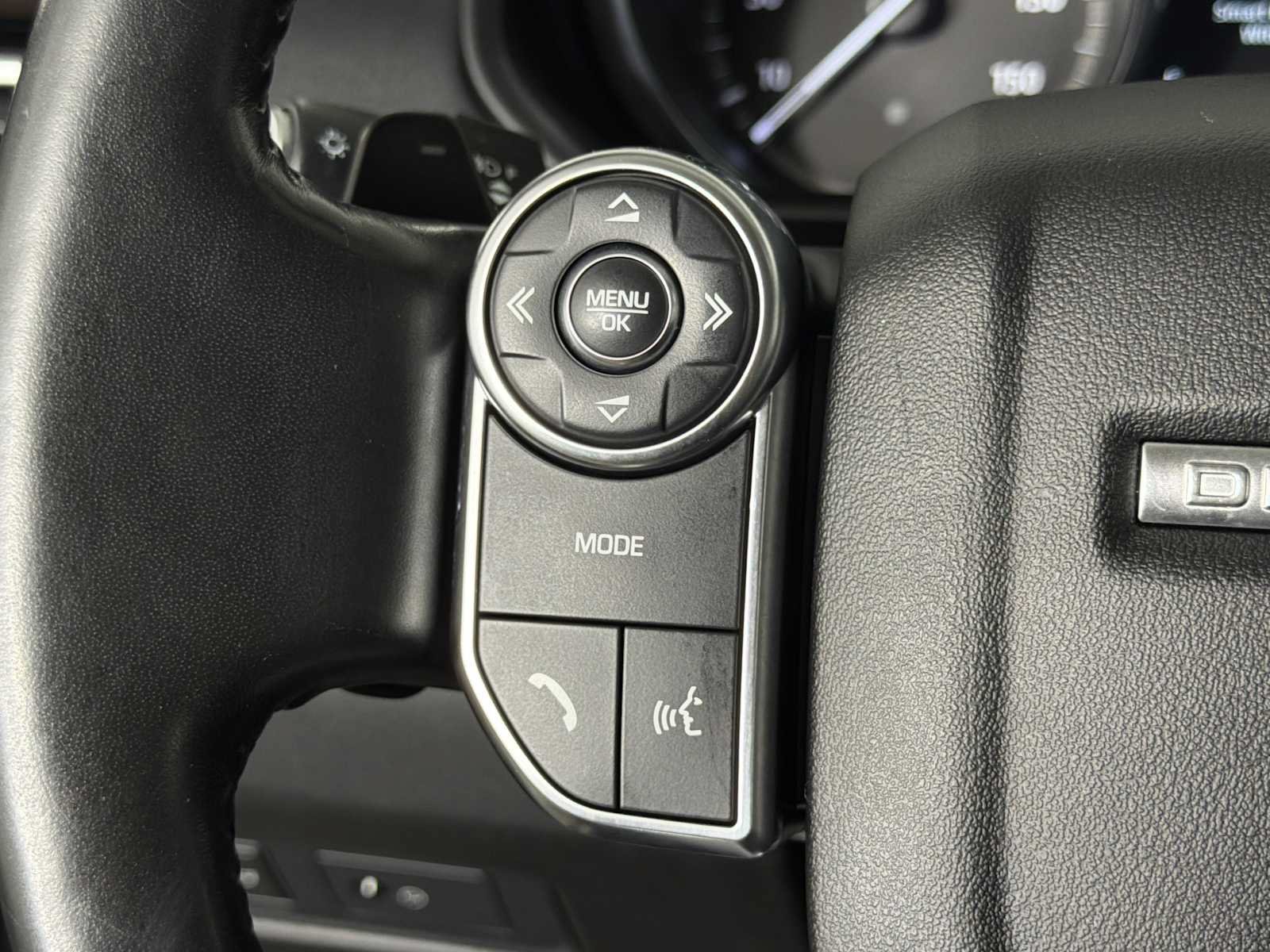 Used 2017 Land Rover Discovery HSE AWD/4WD image 25