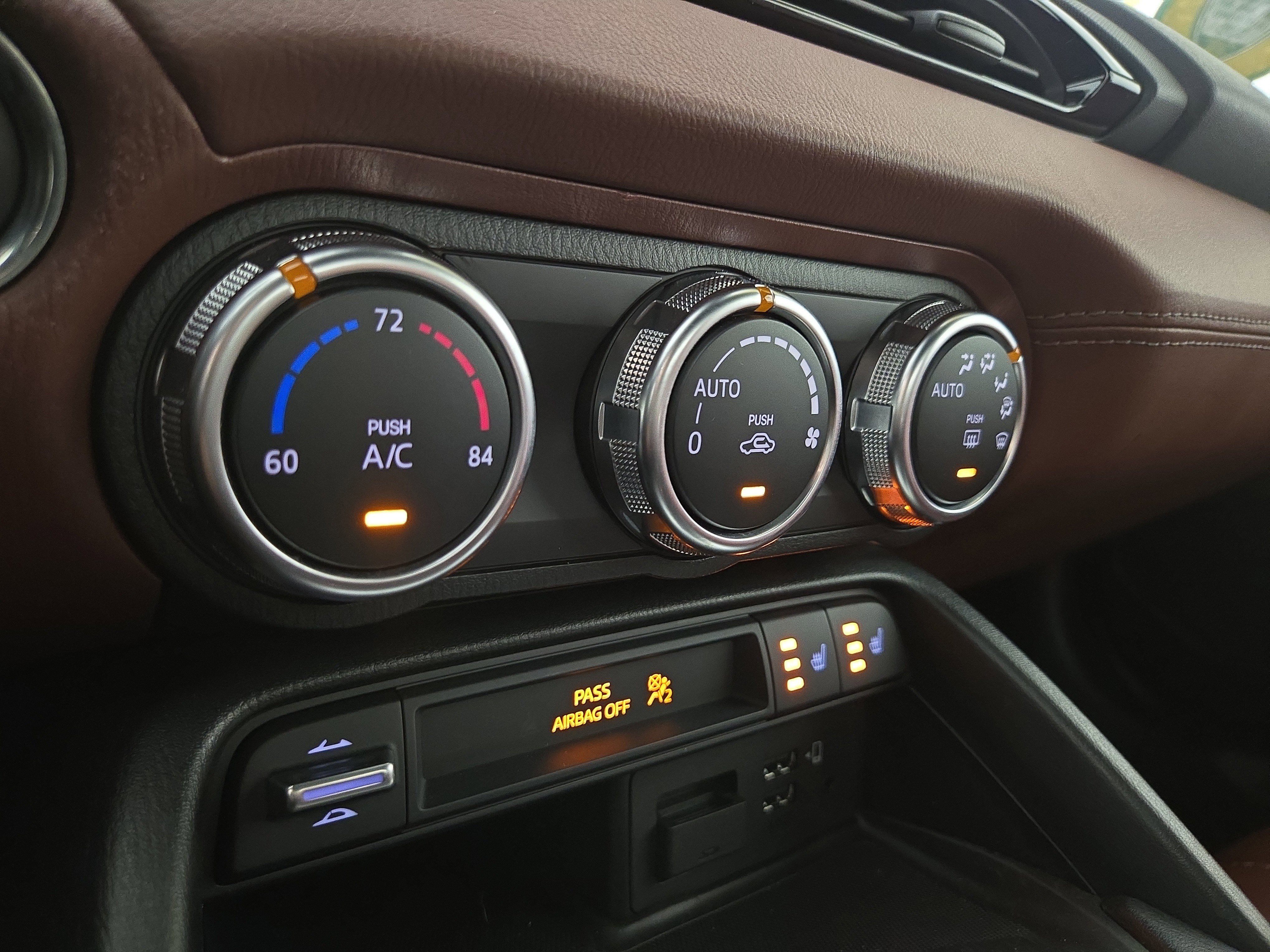 Used 2019 MAZDA MX-5 Miata RF Grand Touring RWD image 26