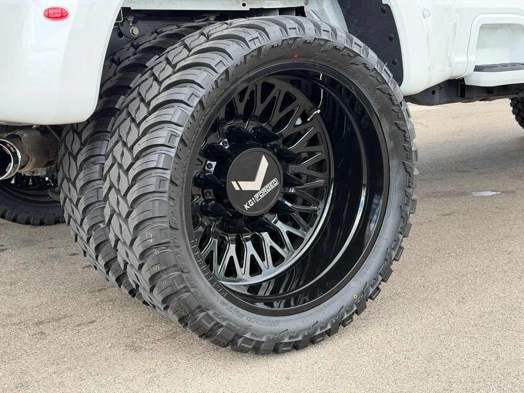 Used 2025 Ford F450 Platinum w/ FX4 Off-Road Package AWD/4WD image 24