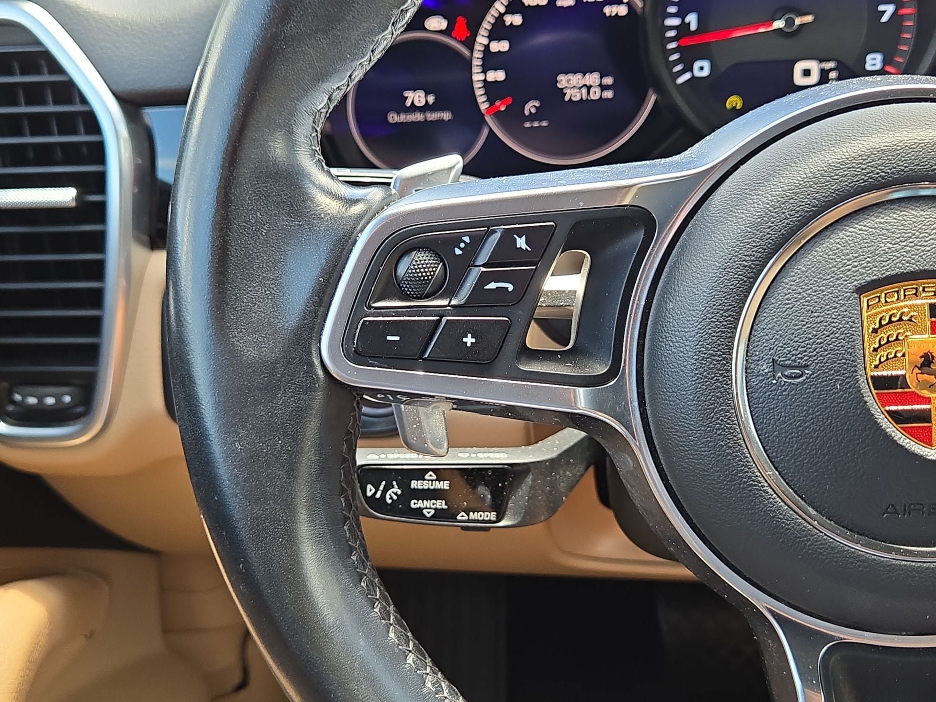 Used 2021 Porsche Cayenne AWD/4WD image 21