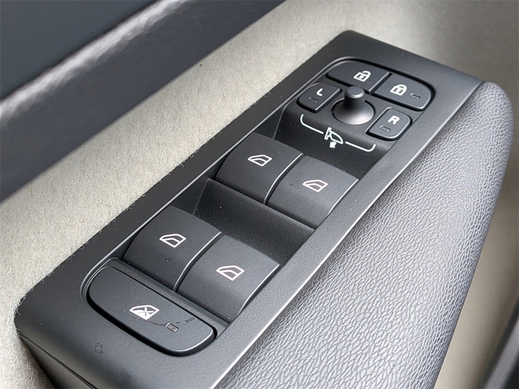 New 2026 Volvo XC40 B5 Plus w/ Protection Package Premier image 27