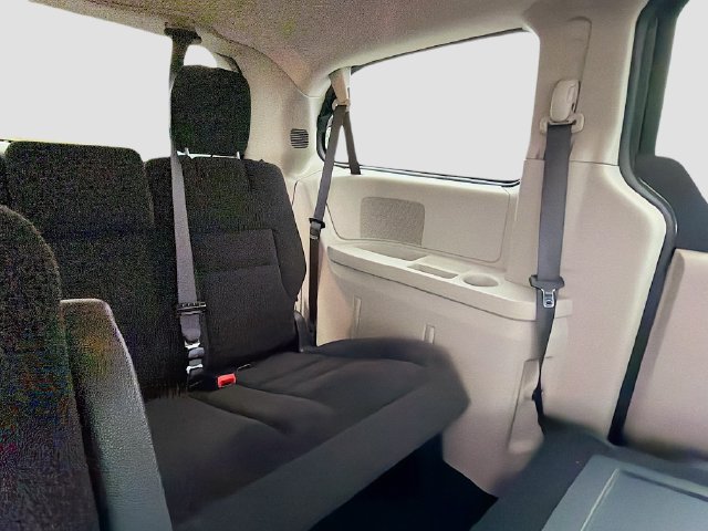 Used 2017 Dodge Grand Caravan SE FWD image 27