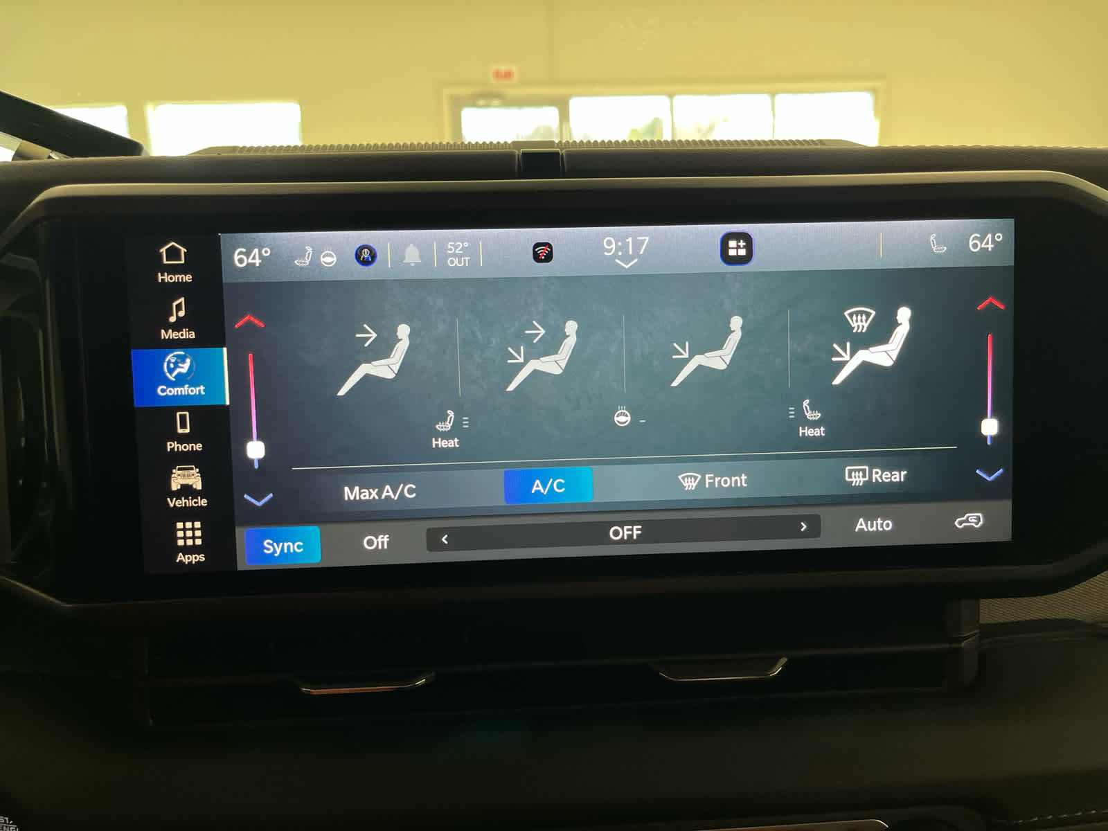 Used 2025 Jeep Wrangler Sahara image 32