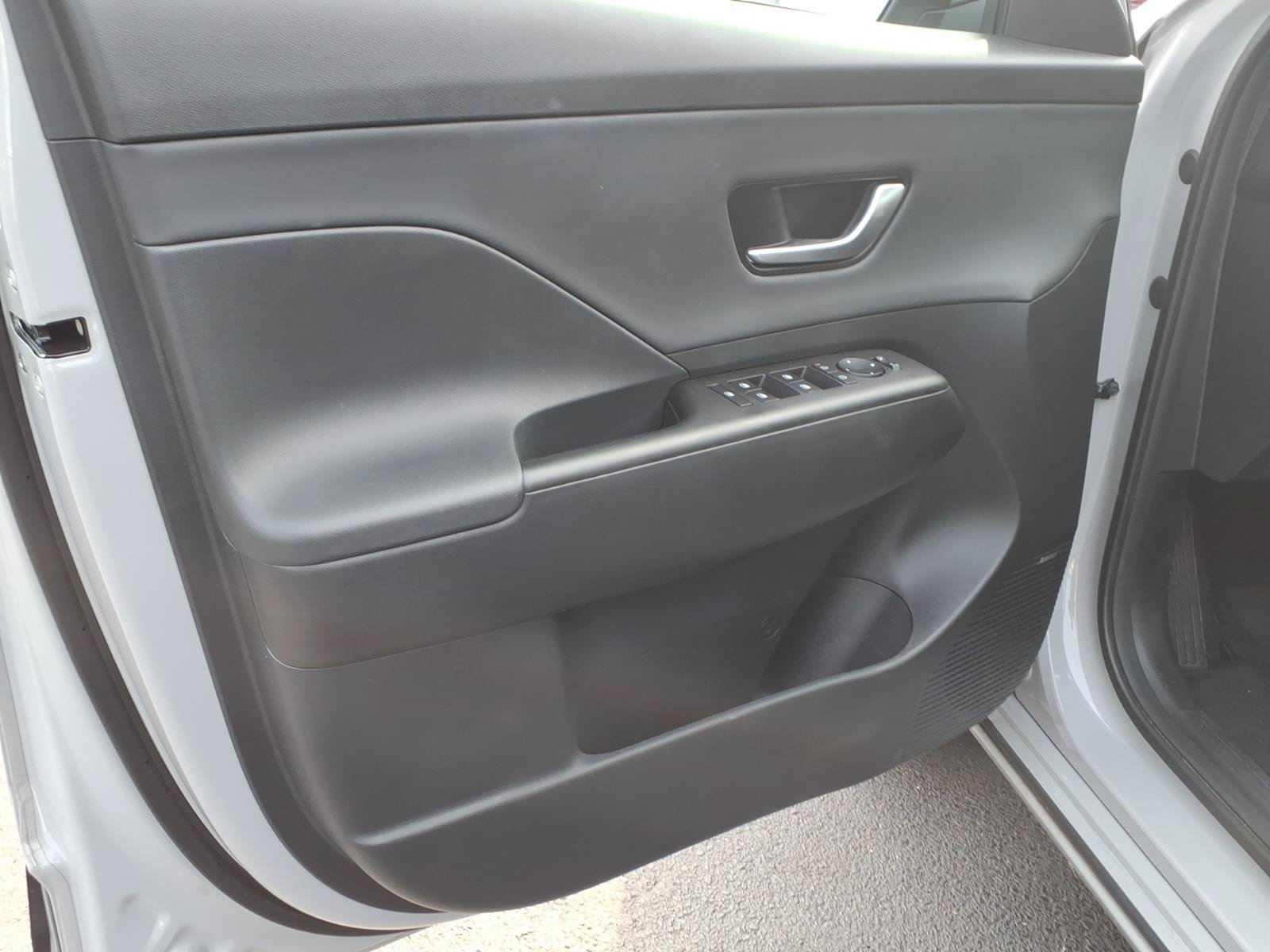 Certified 2024 Hyundai Kona Limited FWD image 23