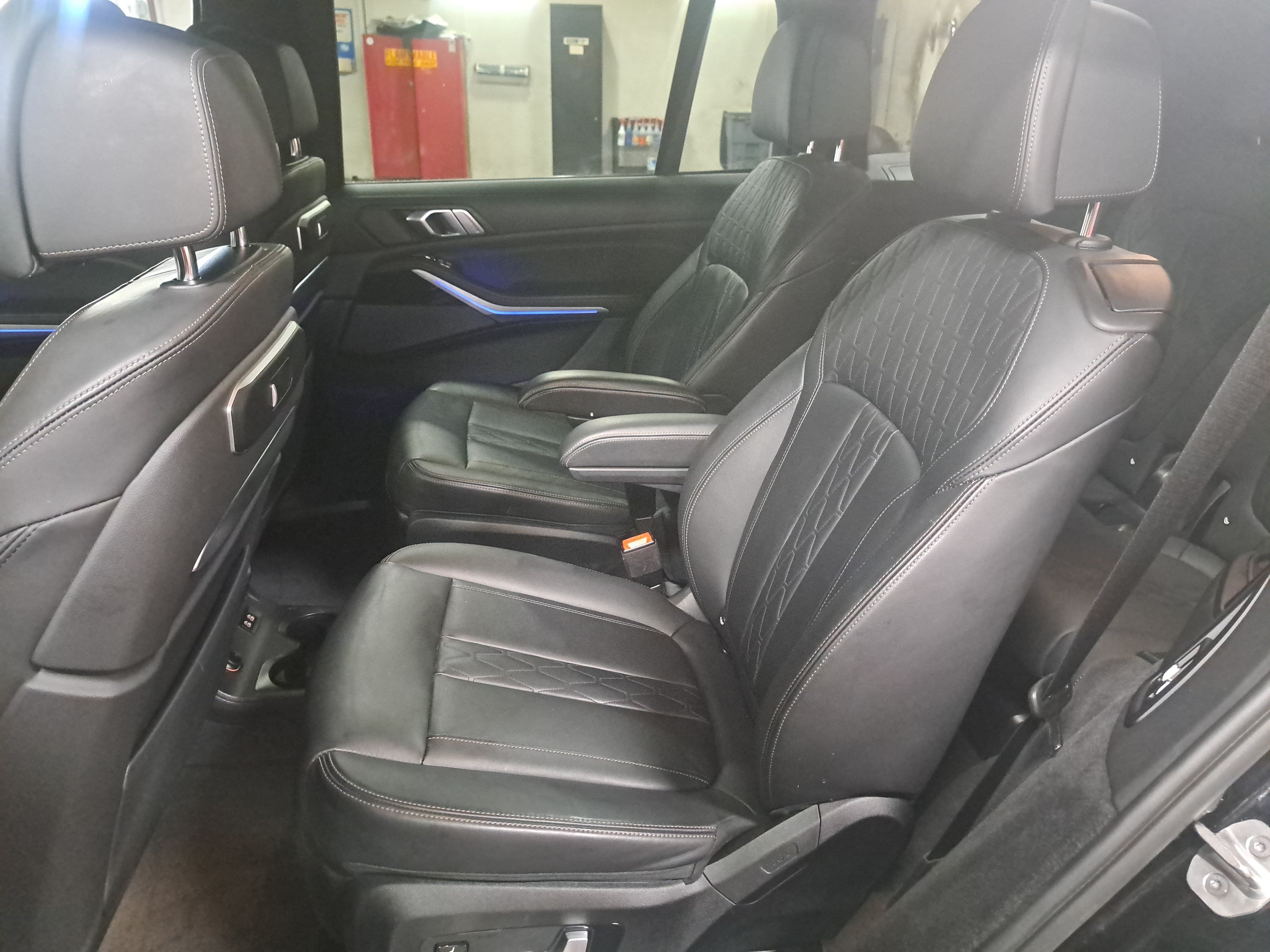 Used 2023 BMW X7 xDrive40i w/ Executive Package AWD/4WD image 14