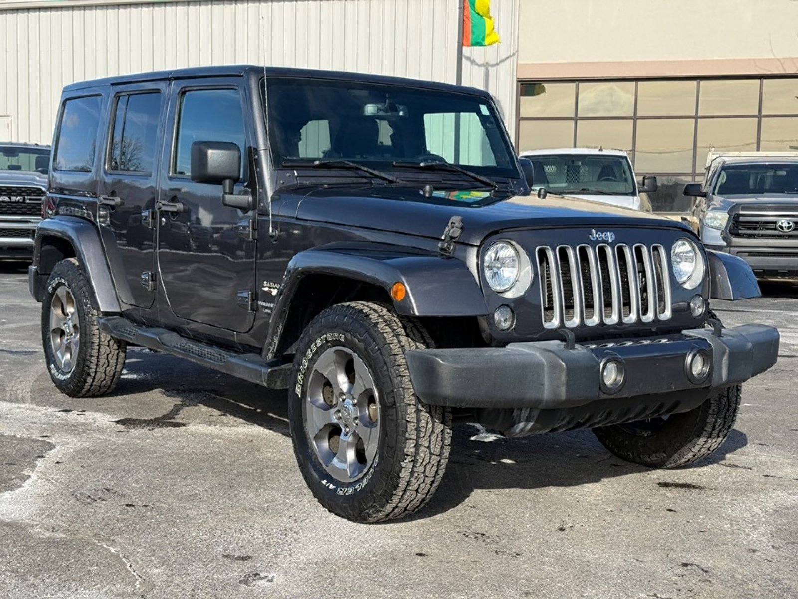 Used 2018 Jeep Wrangler Unlimited Sahara w/ Connectivity Group image 2