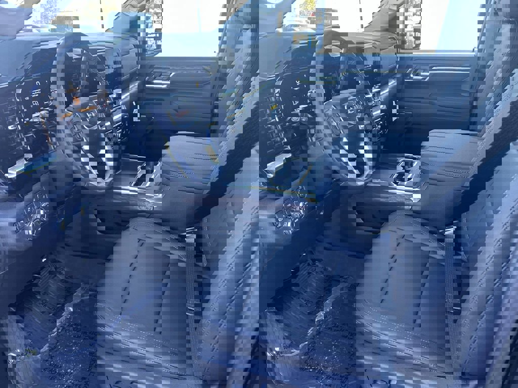 New 2026 GMC Sierra 2500 SLT w/ SLT Premium Package image 10