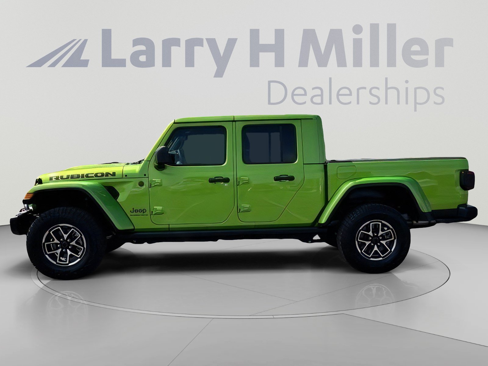 Used 2025 Jeep Gladiator Rubicon w/ Steel Bumper Group AWD/4WD image 3