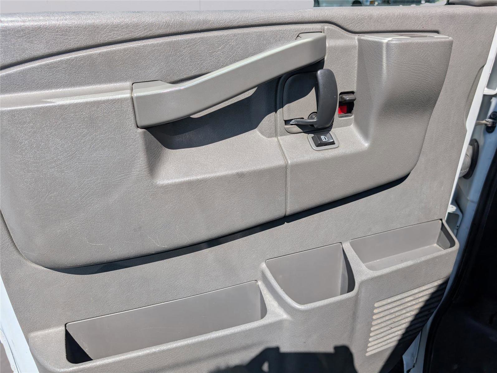 Used 2017 Chevrolet Express 3500 LT w/ LT Preferred Equipment Group image 13