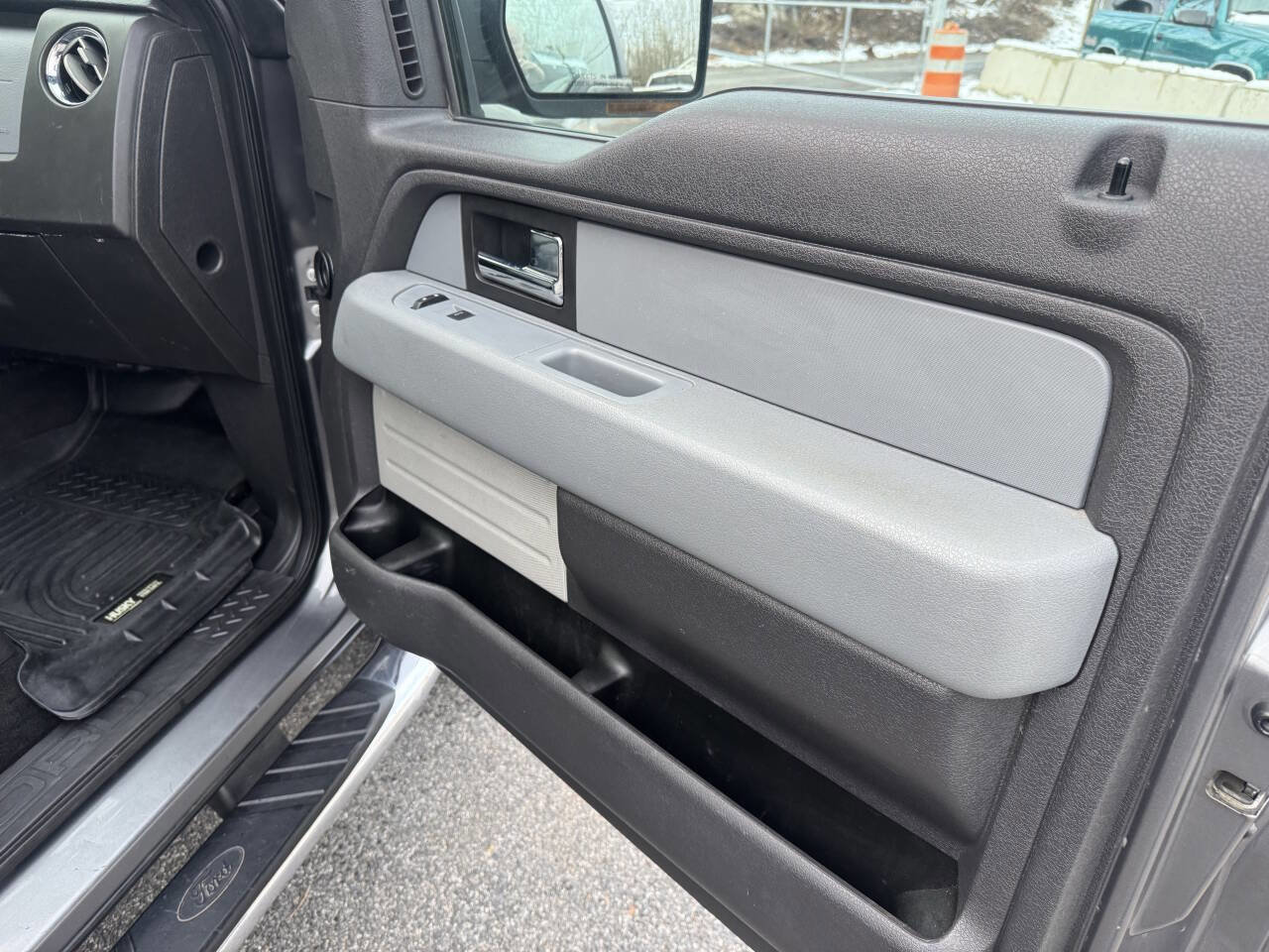 Used 2013 Ford F150 XLT w/ Luxury Equipment Group image 16