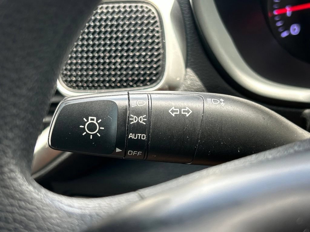 Used 2020 Kia Soul LX FWD image 28