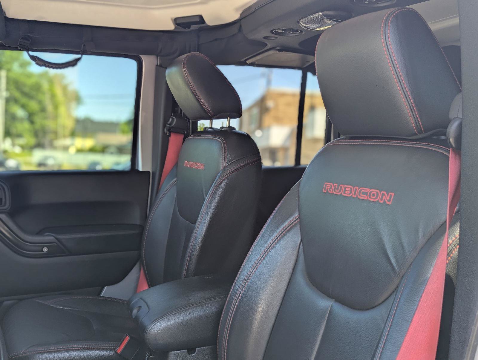 Used 2018 Jeep Wrangler Unlimited Rubicon w/ Max Tow Package AWD/4WD image 17