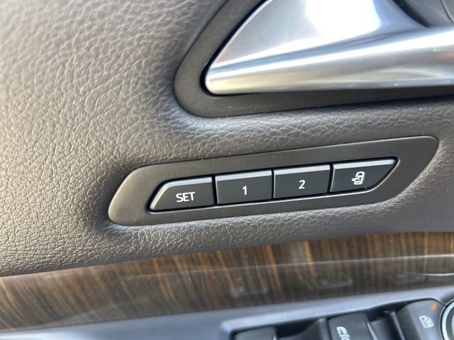 Used 2020 Cadillac XT4 Premium Luxury image 16