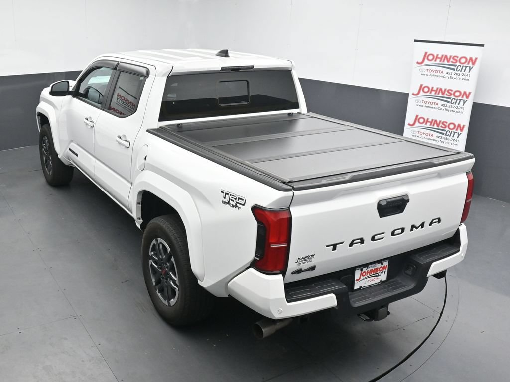 Used 2024 Toyota Tacoma TRD Sport AWD/4WD image 31