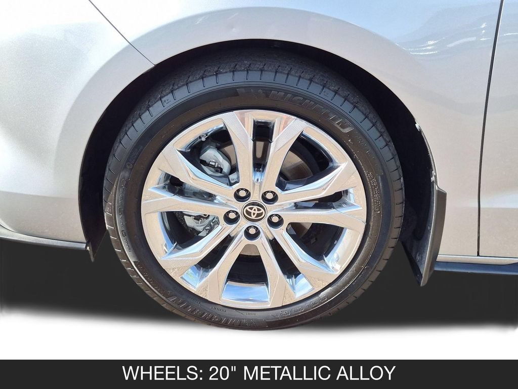 Used 2023 Toyota Sienna Platinum FWD image 11