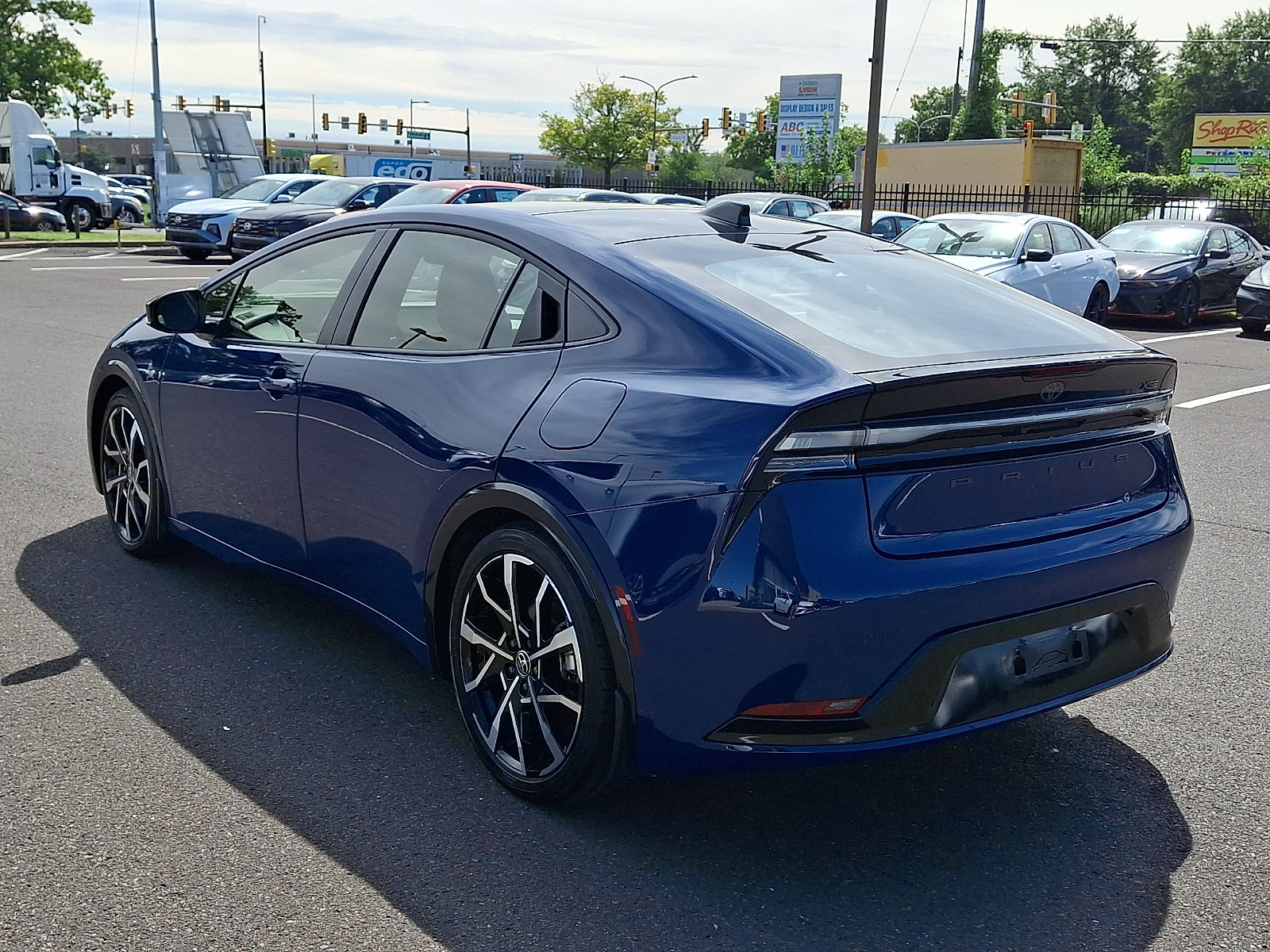 Used 2024 Toyota Prius Prime FWD image 4