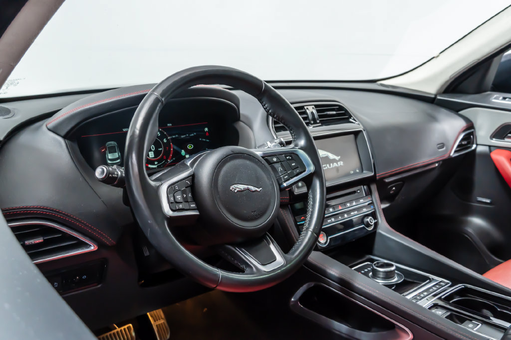 Used 2020 Jaguar F-PACE Checkered Flag AWD/4WD image 13