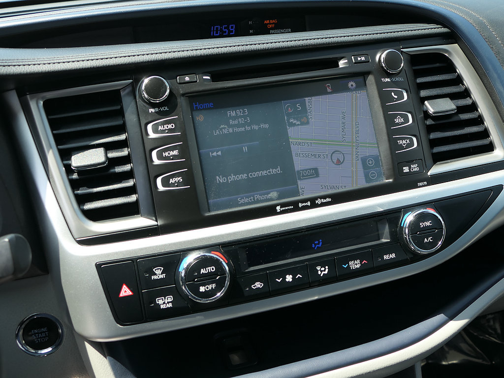Used 2018 Toyota Highlander XLE FWD image 17