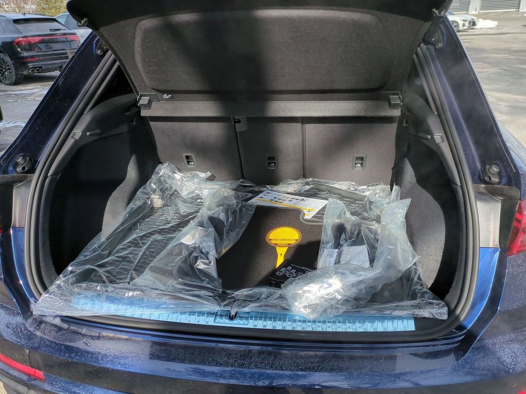 New 2025 Audi Q3 2.0T Premium image 21