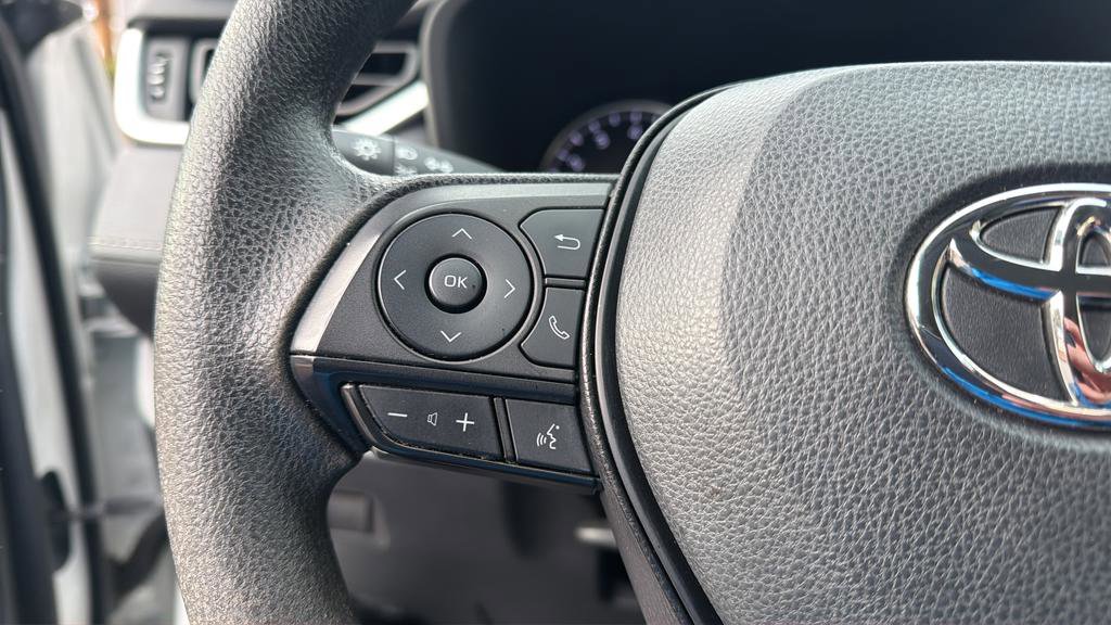 Used 2022 Toyota RAV4 XLE image 21