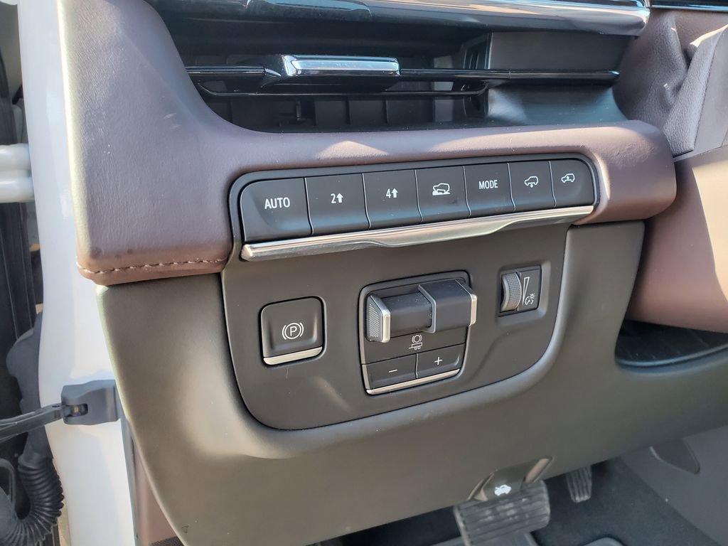 Used 2021 Cadillac Escalade Sport Platinum AWD/4WD image 19