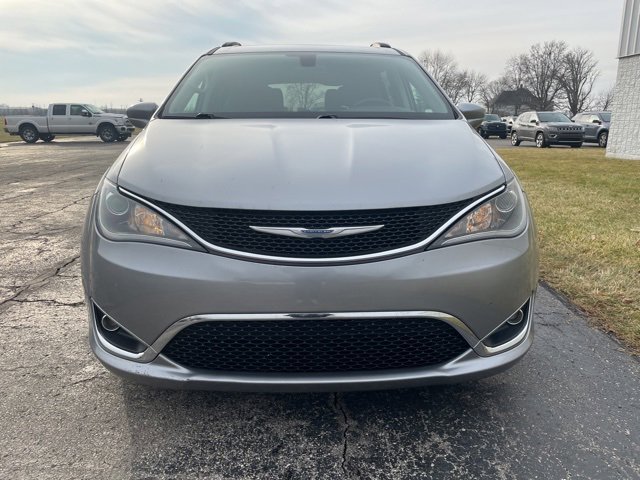 Used 2017 Chrysler Pacifica Touring-L image 6