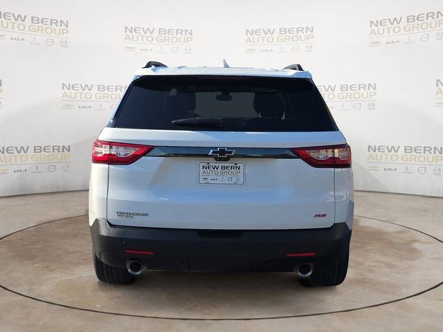 Used 2021 Chevrolet Traverse RS w/ LPO, Cargo Package FWD image 4