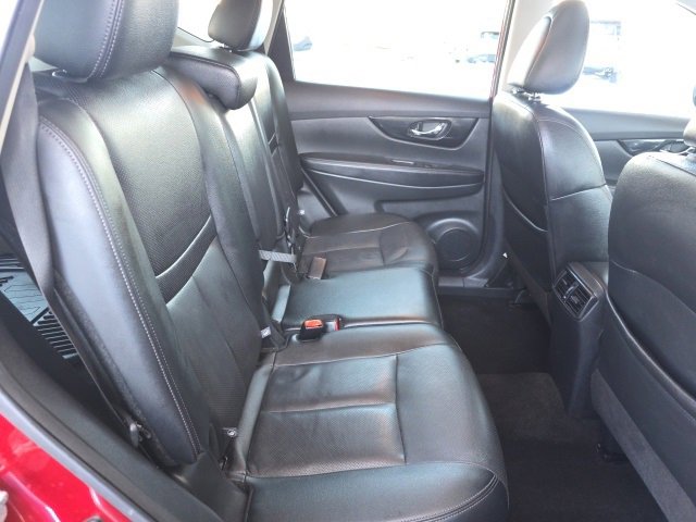 Used 2020 Nissan Rogue SL w/ Premium Package image 13