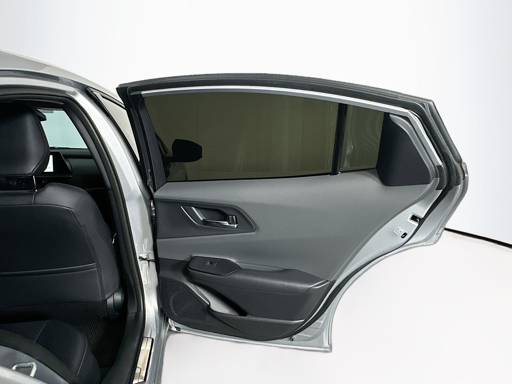 Used 2025 Toyota Prius XLE image 34