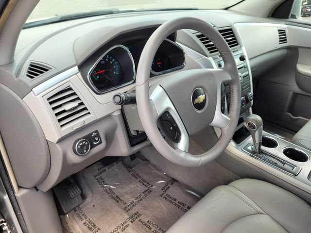Used 2009 Chevrolet Traverse LT FWD image 24