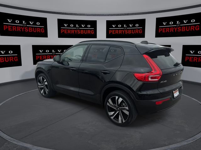 Used 2023 Volvo XC40 B5 Plus w/ Driver Assist Package image 6