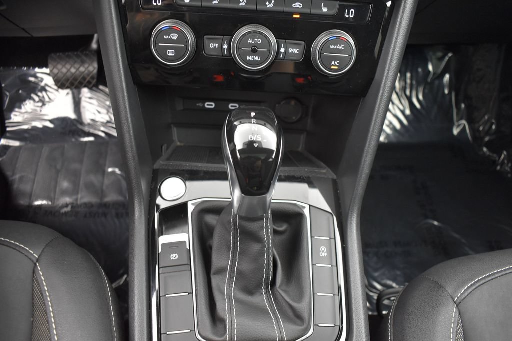 Used 2024 Volkswagen Taos SE FWD image 9