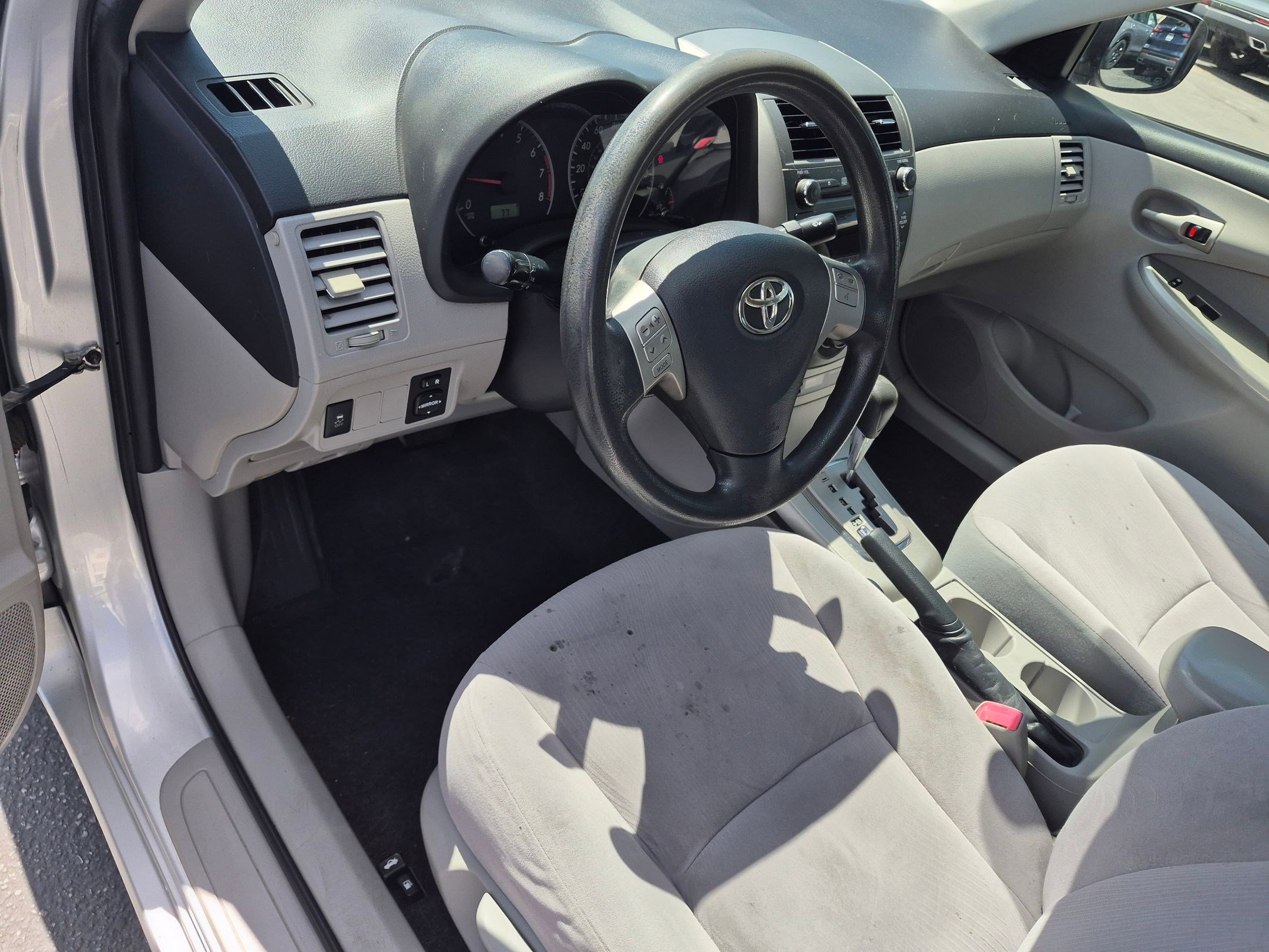 Used 2011 Toyota Corolla LE FWD image 16