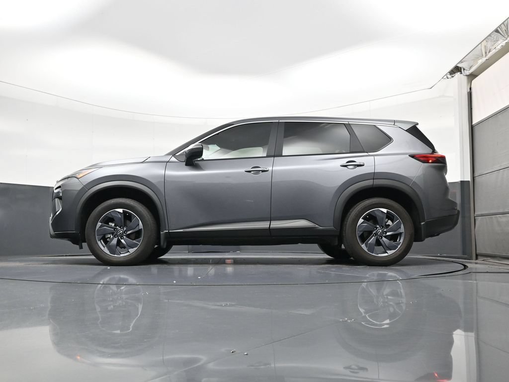 Certified 2026 Nissan Rogue SV FWD image 22