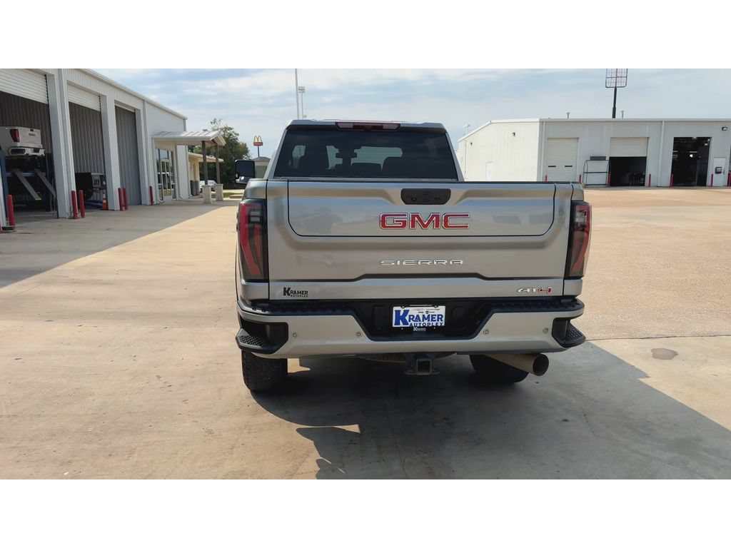 Used 2025 GMC Sierra 2500 AT4 AWD/4WD image 7